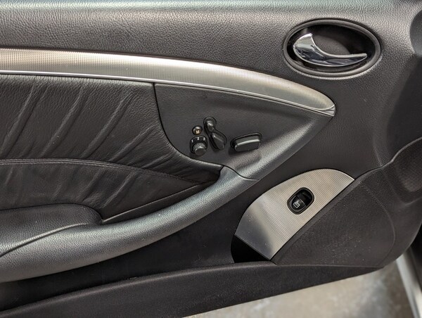 Used Mercedes-Benz CLK 2005 for sale - 74760189: Photo 28