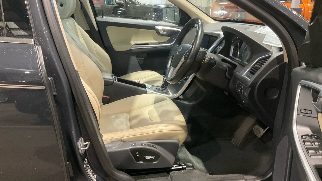 Used Volvo XC60 2013 for sale - 76530906: Photo 8