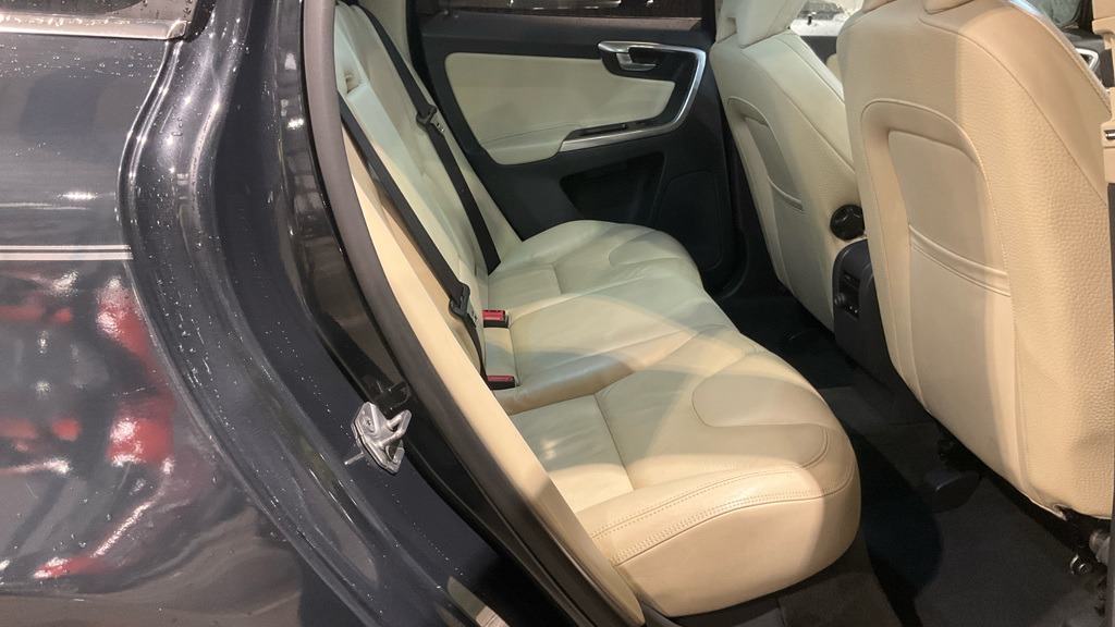 Used Volvo XC60 2013 for sale - 76530906: Photo 9