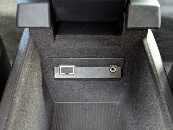 Used Volvo XC70 2009 for sale - 73692375: Photo 26