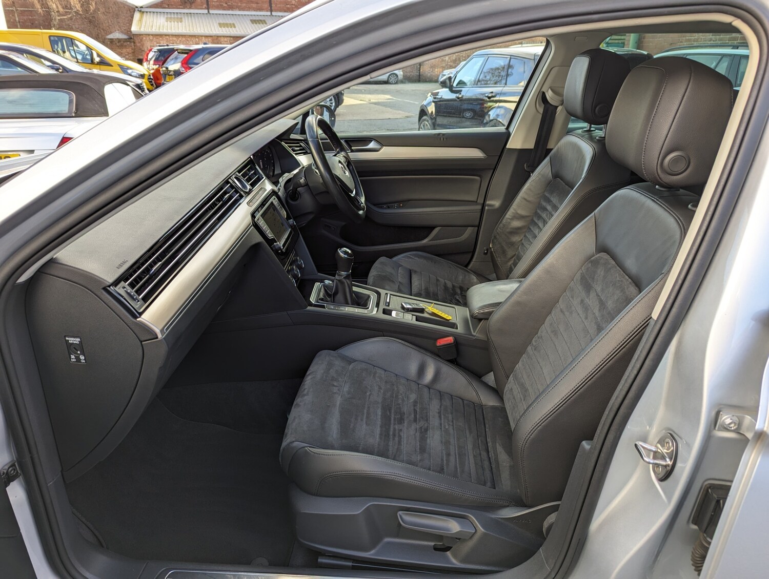 Used Volkswagen Passat 2017 for sale - 76035903: Photo 11