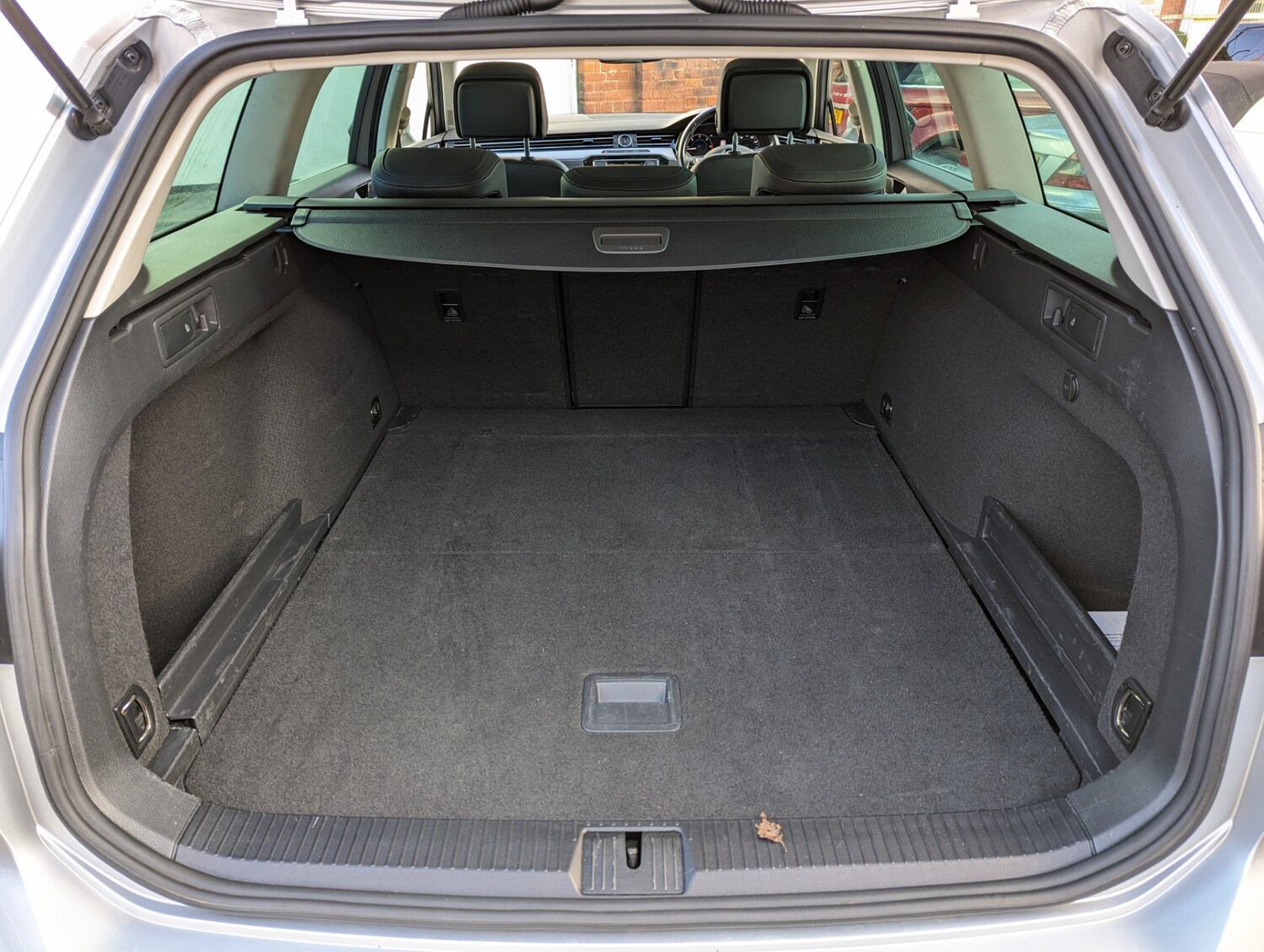 Used Volkswagen Passat 2017 for sale - 76035903: Photo 23