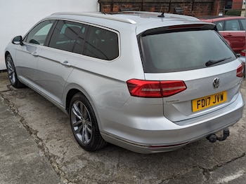 Used Volkswagen Passat 2017 for sale - 76035903: Photo