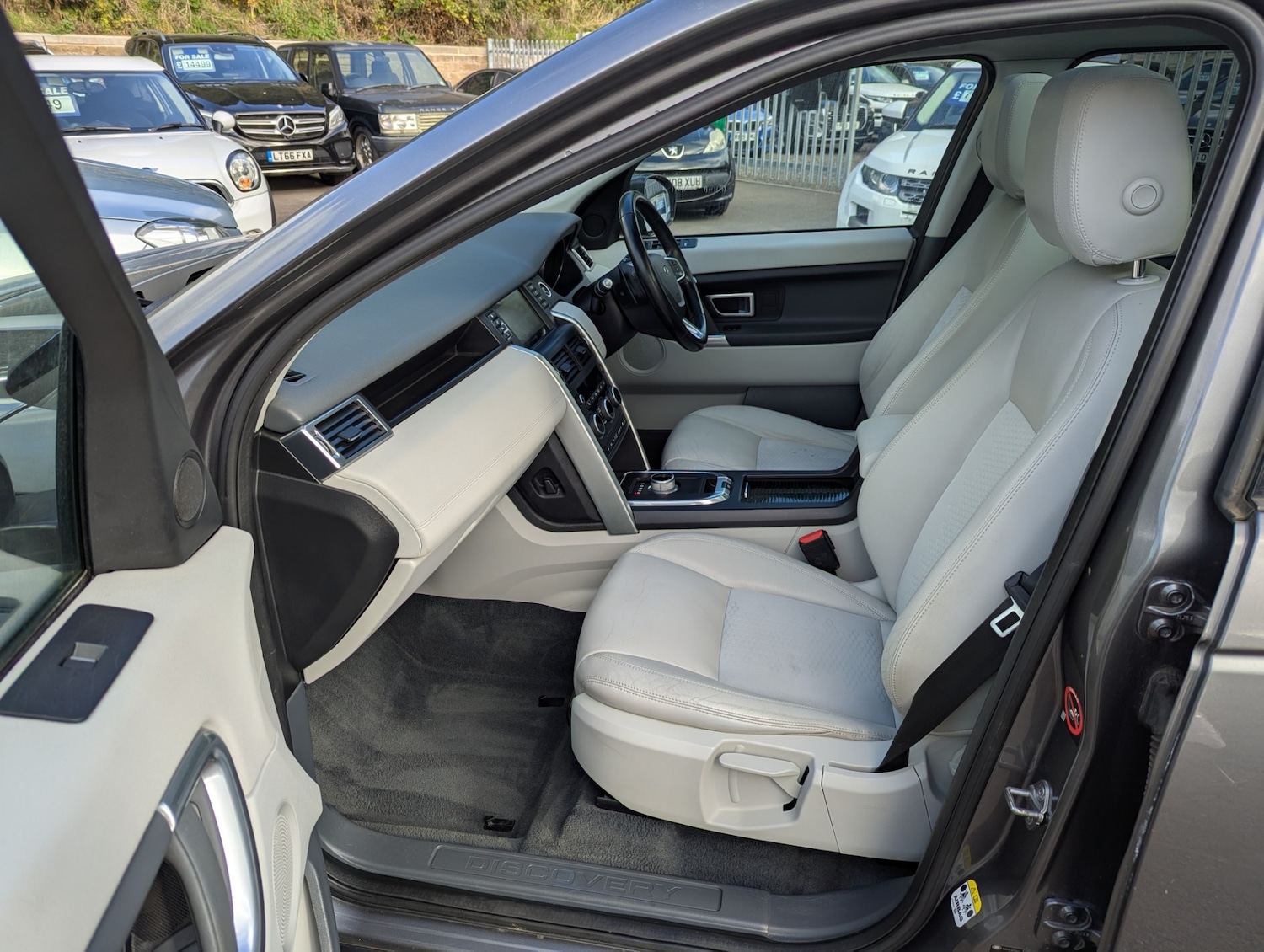 Used Land Rover Discovery Sport 2015 for sale - 76234945: Photo 12