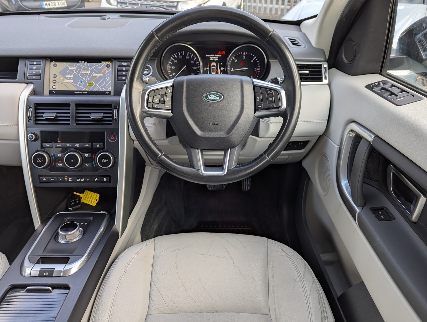 Used Land Rover Discovery Sport 2015 for sale - 76234945: Photo 14