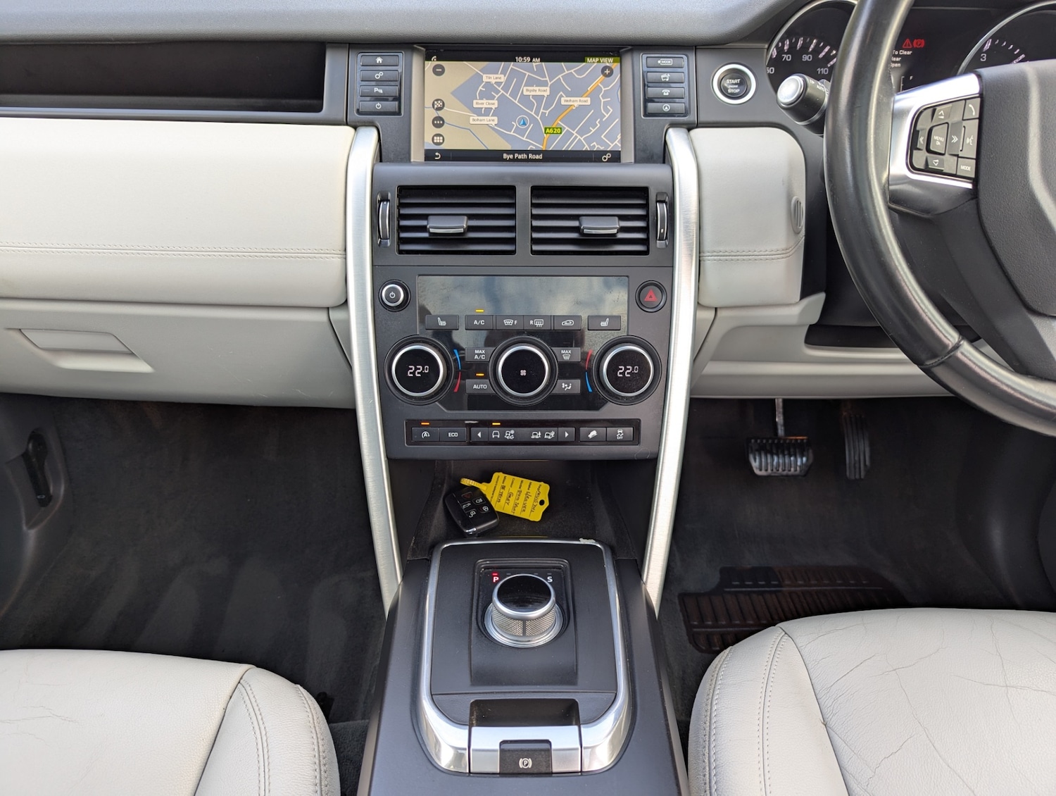 Used Land Rover Discovery Sport 2015 for sale - 76234945: Photo 16