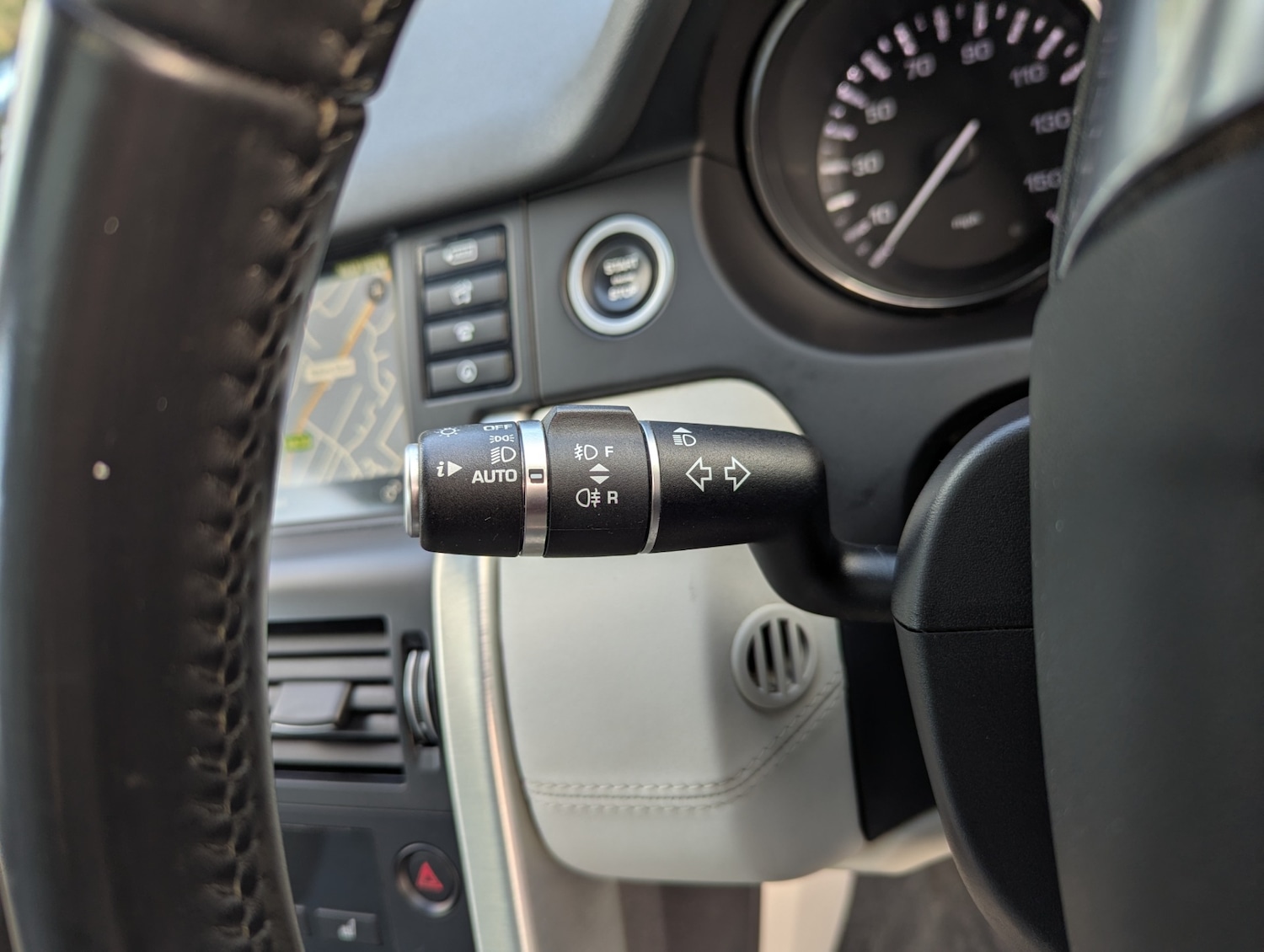 Used Land Rover Discovery Sport 2015 for sale - 76234945: Photo 26