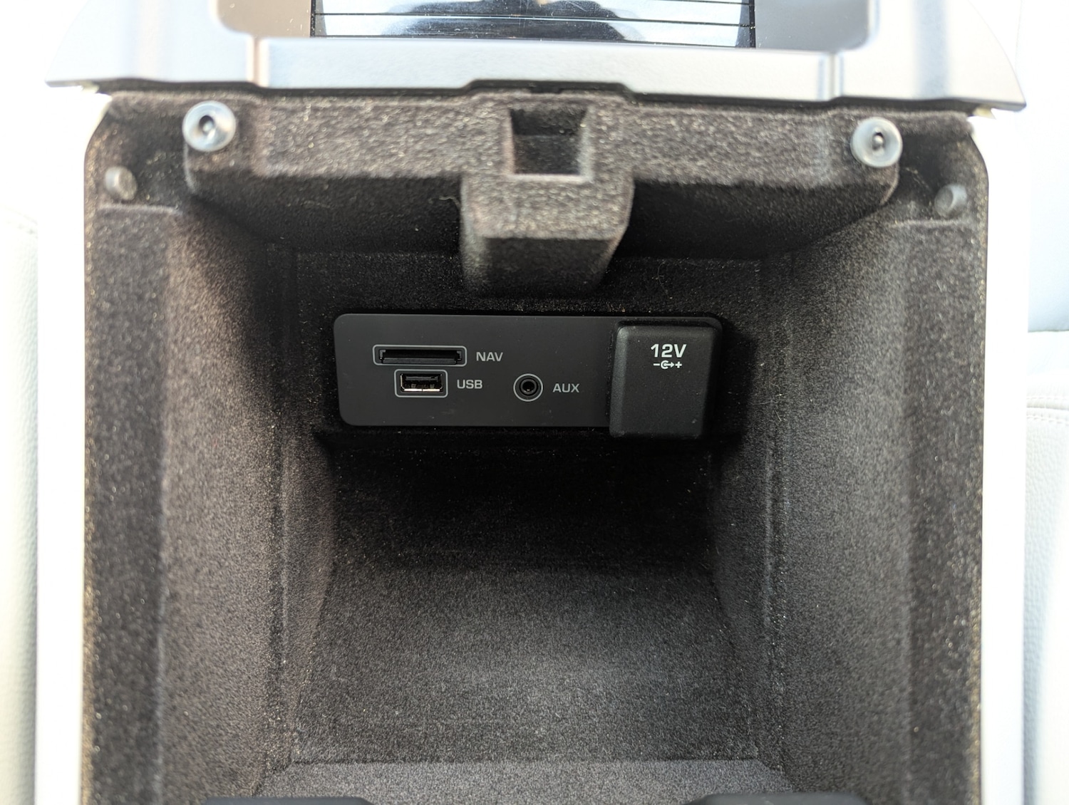 Used Land Rover Discovery Sport 2015 for sale - 76234945: Photo 28