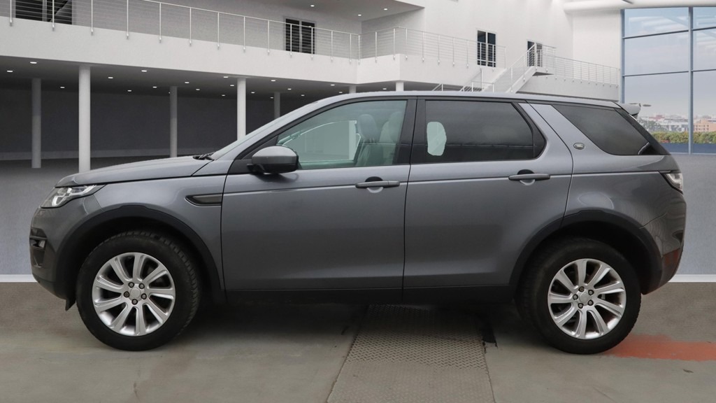 Used Land Rover Discovery Sport 2015 for sale - 76234945: Photo 3