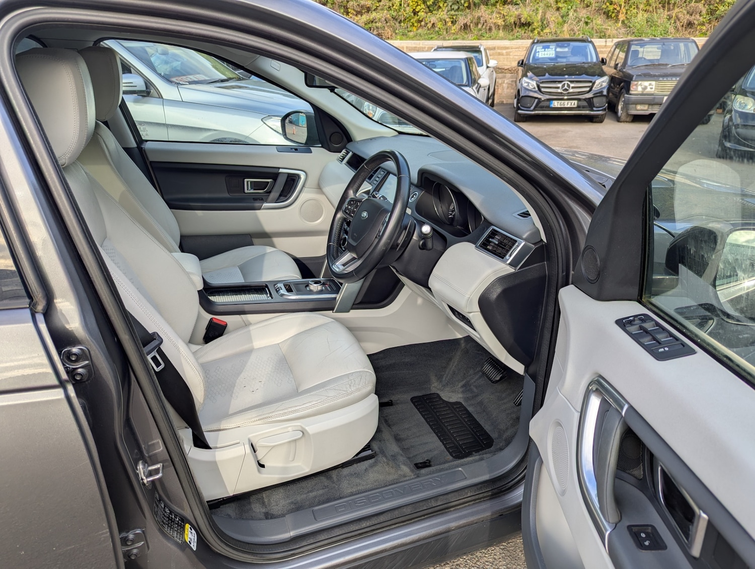 Used Land Rover Discovery Sport 2015 for sale - 76234945: Photo 8