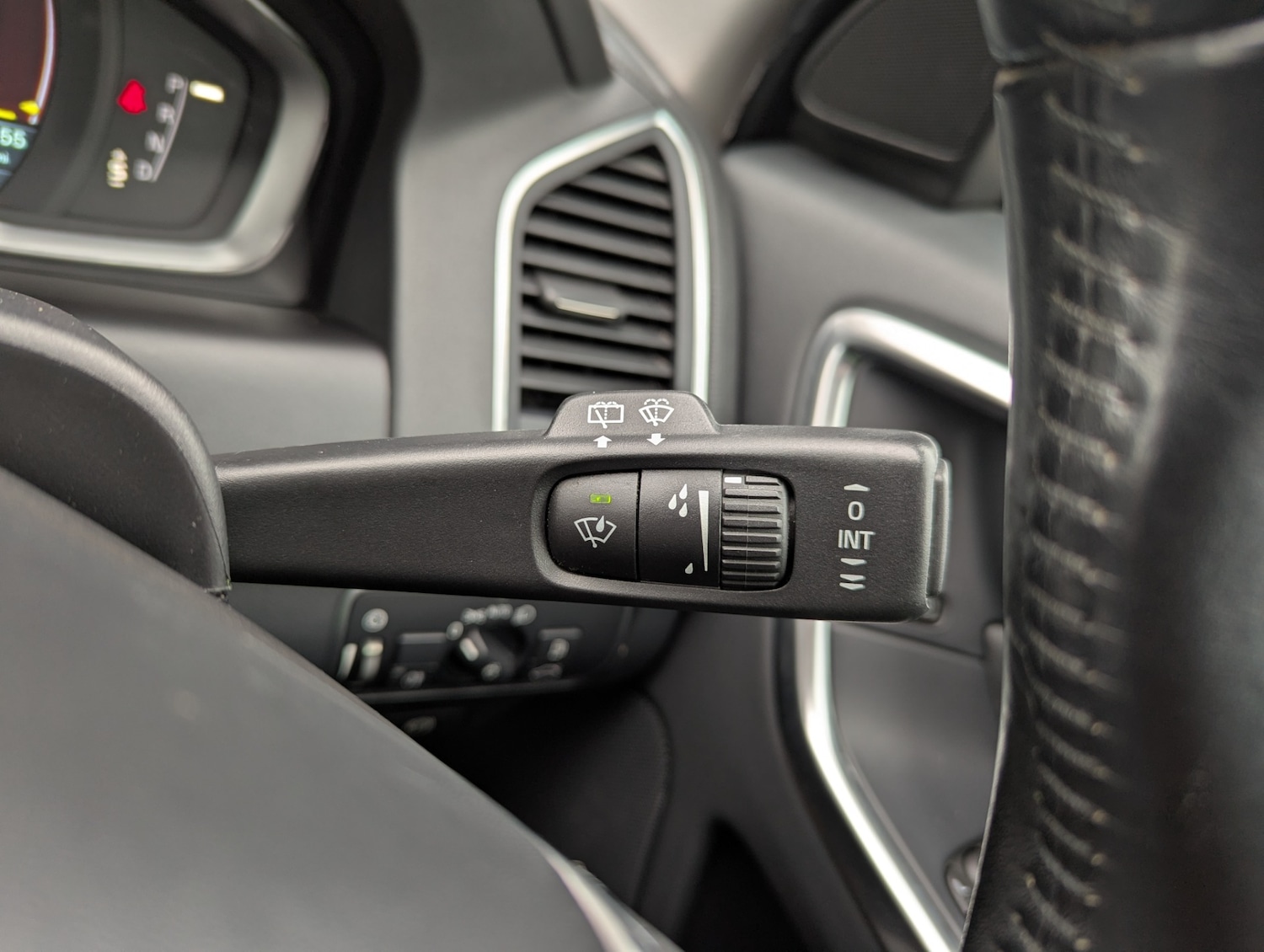 Used Volvo XC60 2014 for sale - 76670928: Photo 28