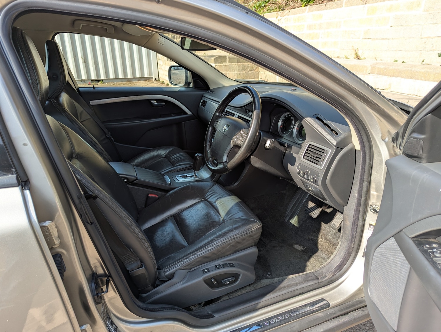 Used Volvo XC70 2008 for sale - 73989808: Photo 9