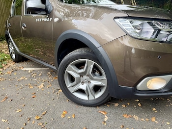 Used Dacia Sandero Stepway 2018 for sale - 77073122: Photo