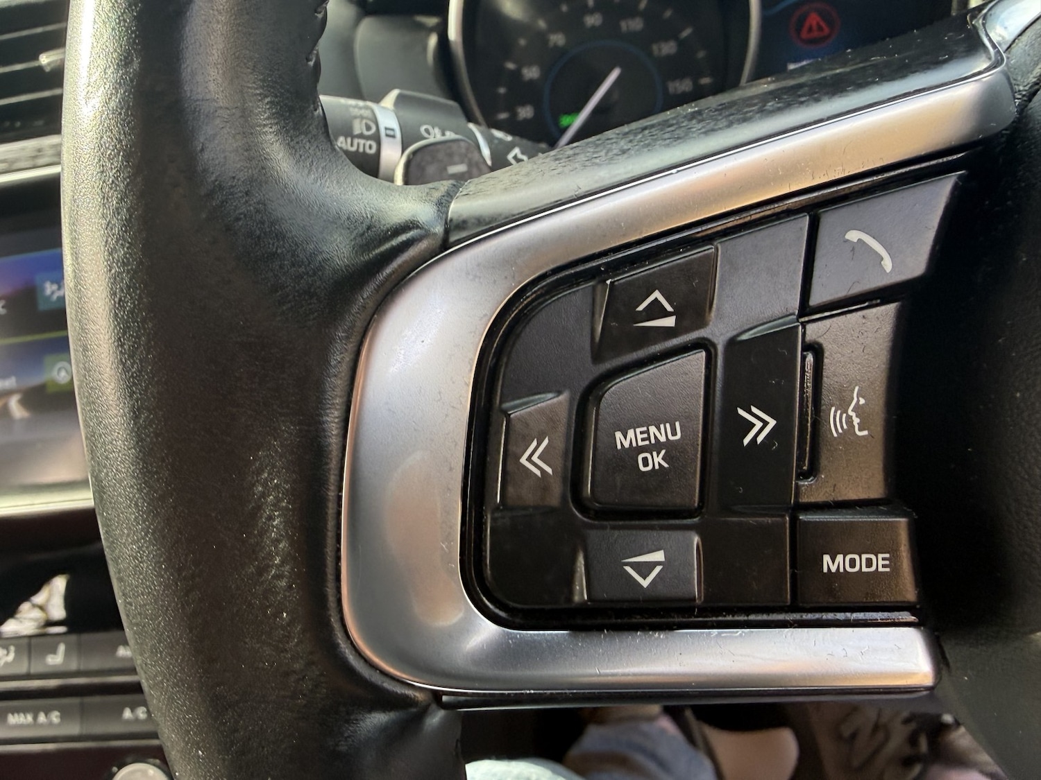 Used Jaguar XE 2016 for sale - 77548242: Photo 40