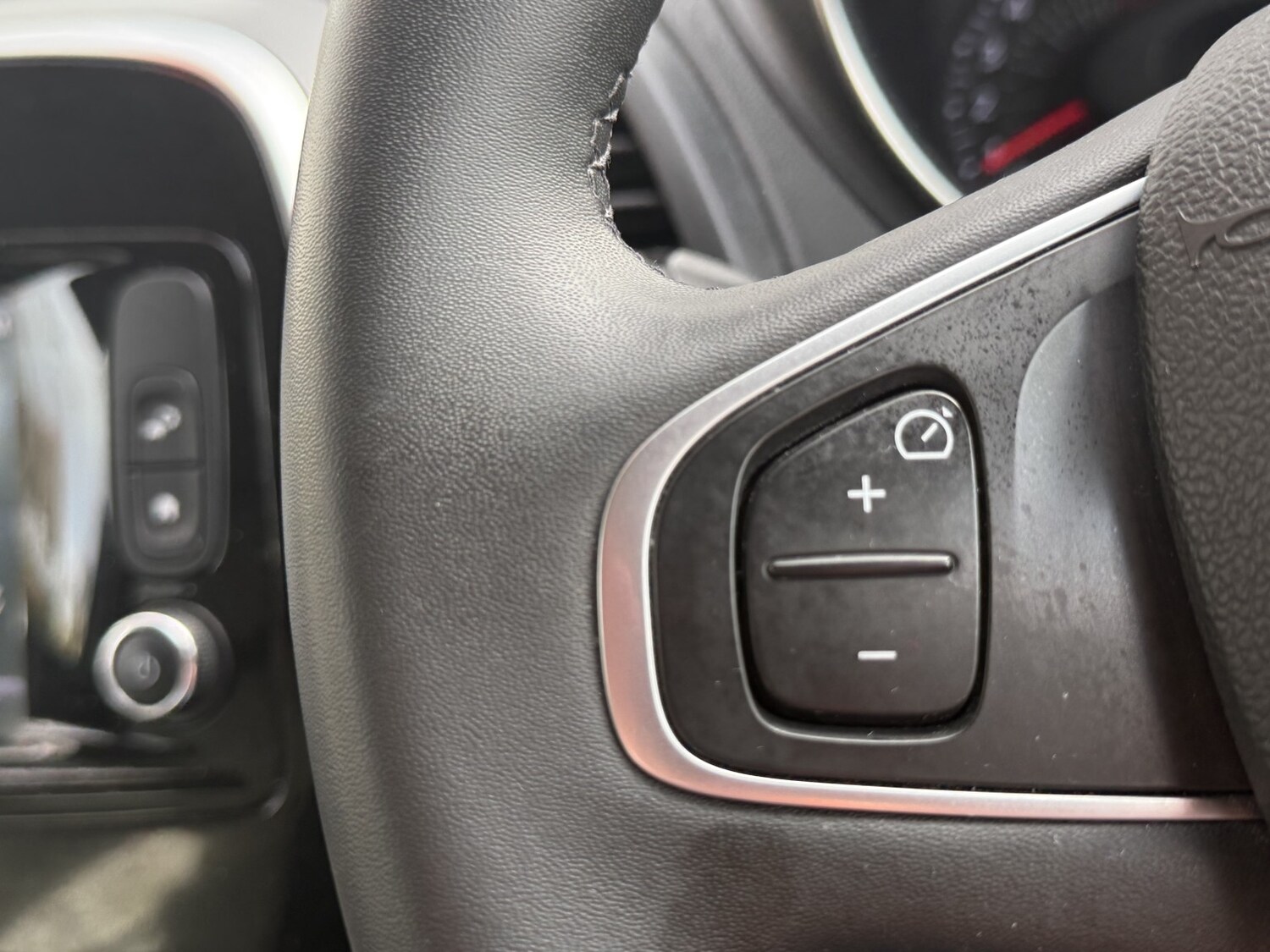 Used Renault Captur 2020 for sale - 78213568: Photo 36