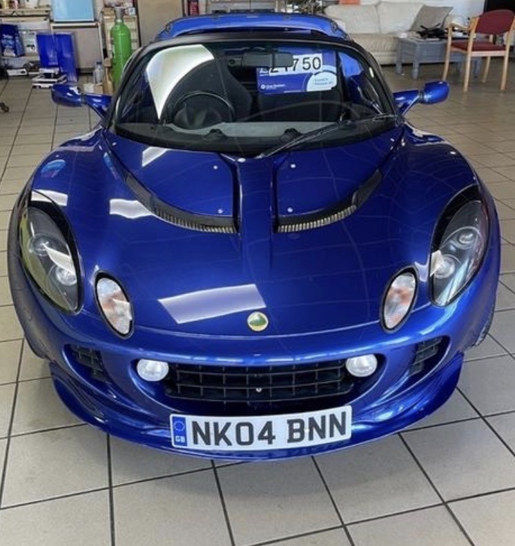 Used Lotus Elise 2004 for sale - 76579916: Photo 2