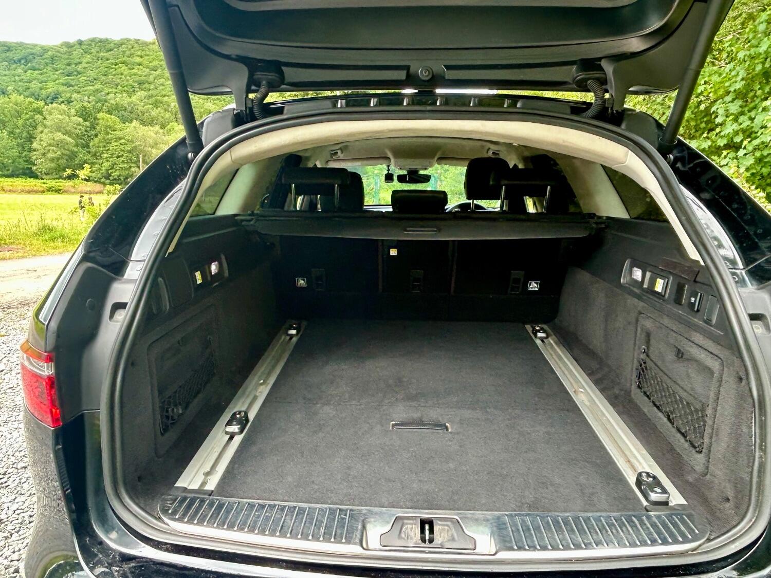 Used Jaguar XF 2019 for sale - 77073041: Photo 17