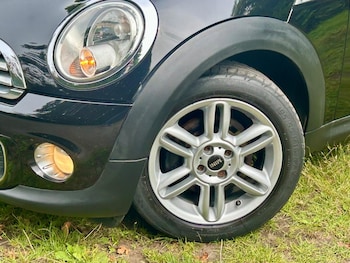 Used MINI Convertible 2011 for sale - 75399462: Photo