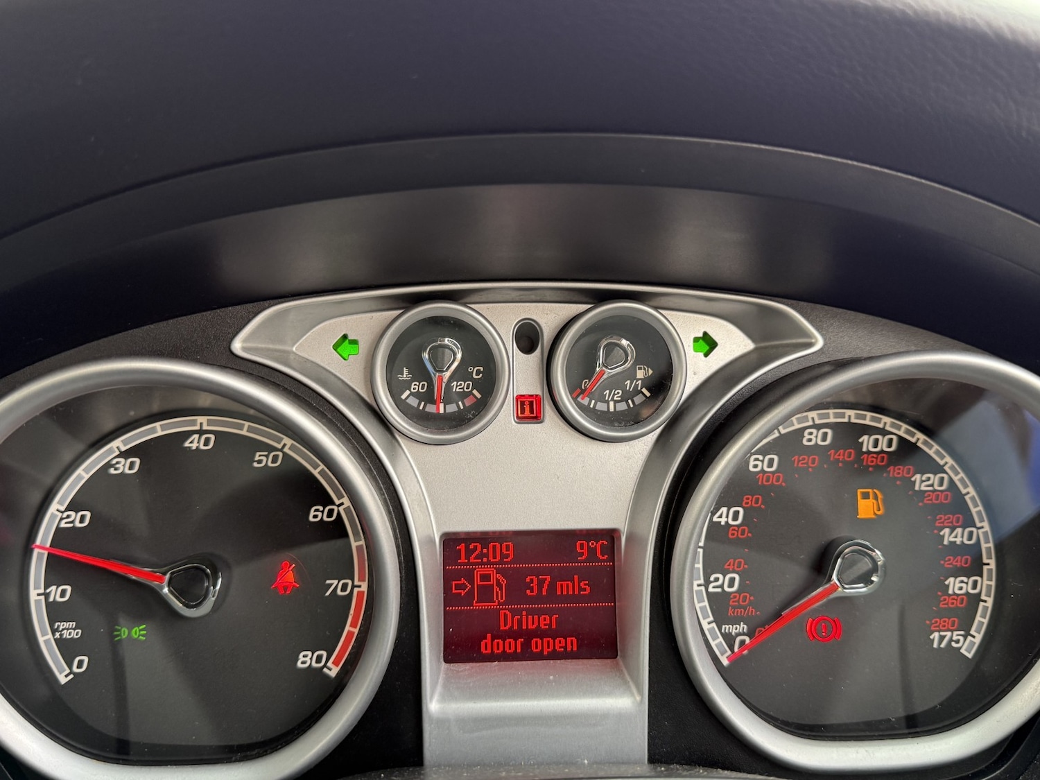 Used Ford Focus 2010 for sale - 77474855: Photo 33