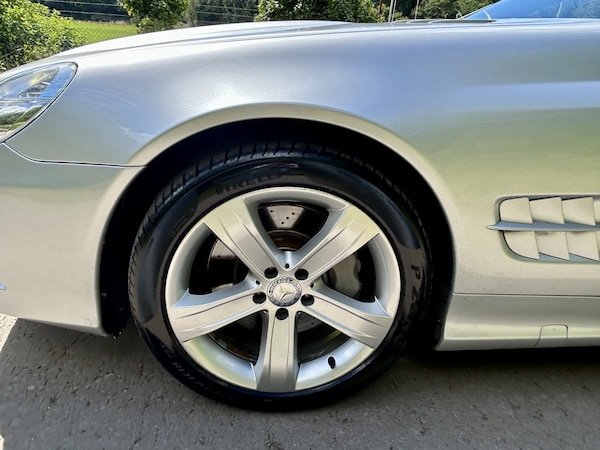 Used Mercedes-Benz SL 2011 for sale - 76093760: Photo 16