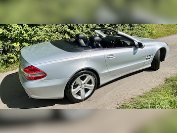 Used Mercedes-Benz SL 2011 for sale - 76093760: Photo 4