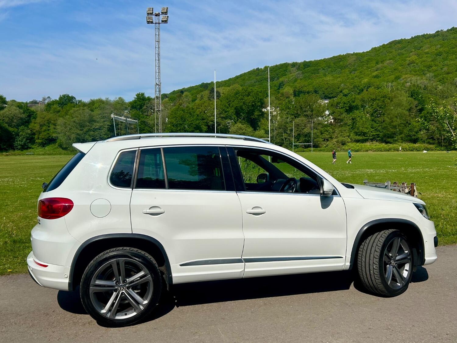 Used Volkswagen Tiguan 2015 for sale - 77073162: Photo 2