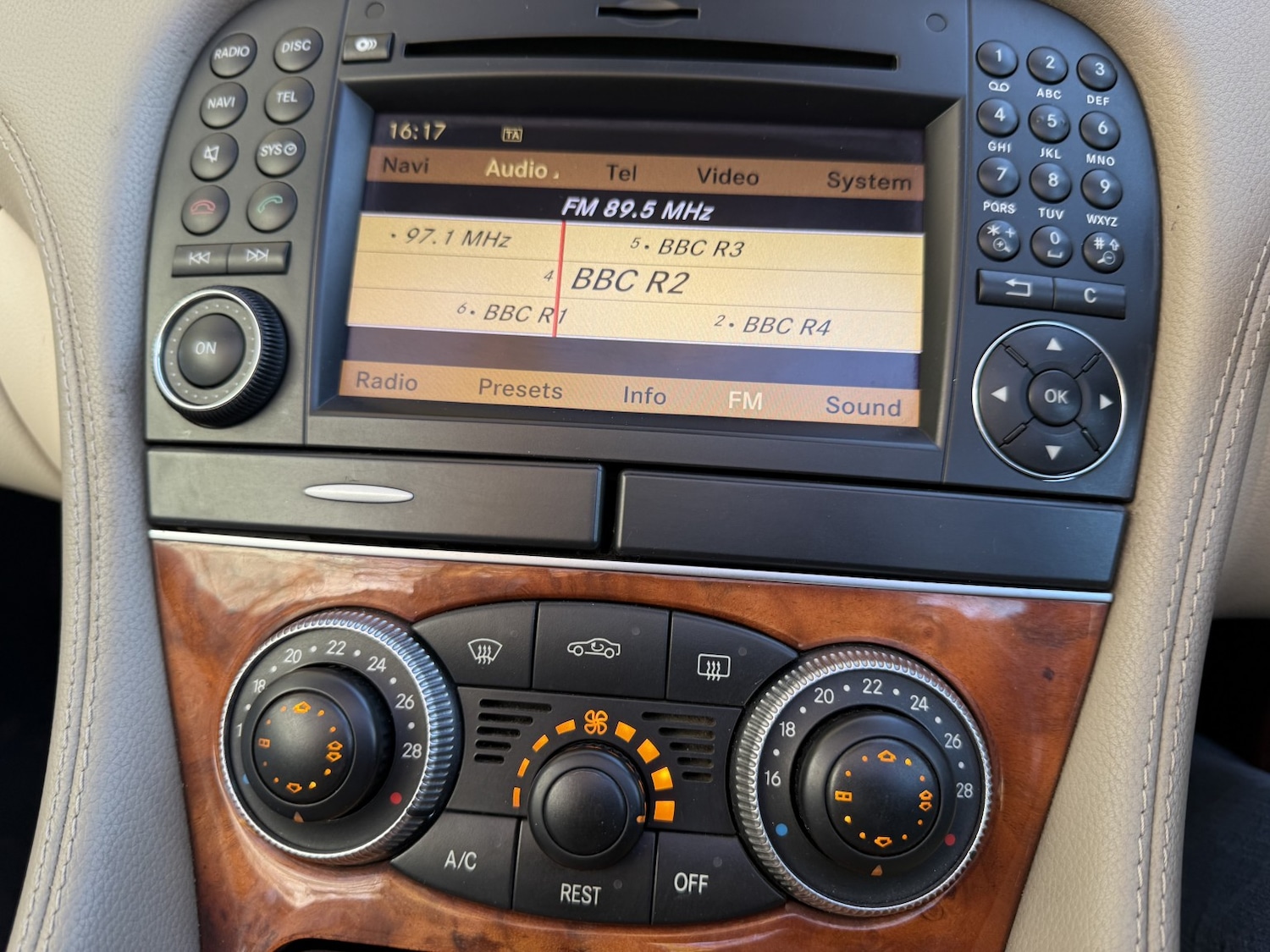 Used Mercedes-Benz SL 2007 for sale - 76649804: Photo 36