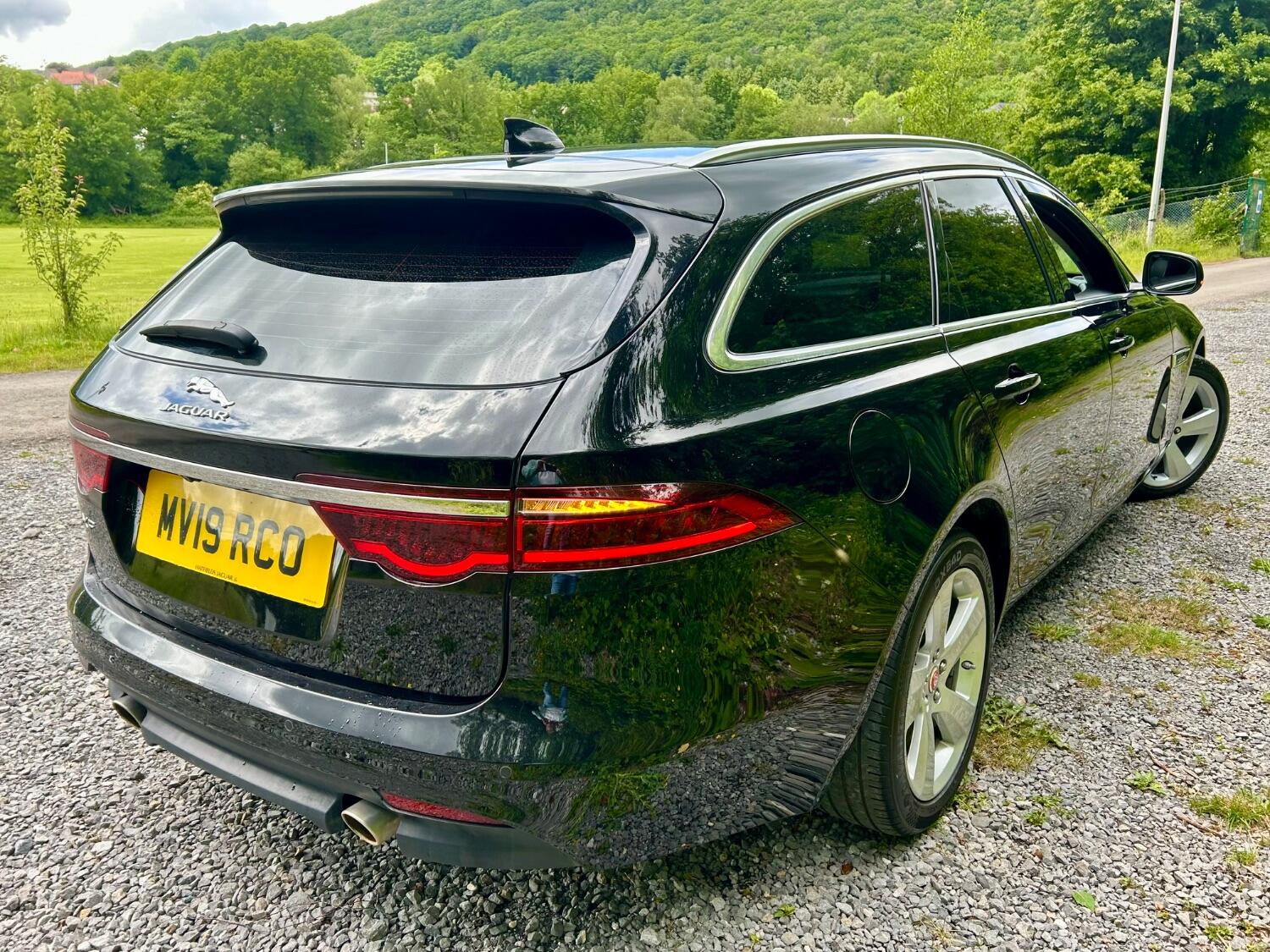 Used Jaguar XF 2019 for sale - 76565234: Photo 5