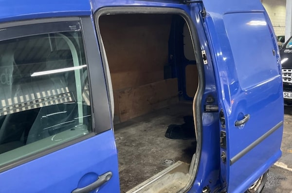 Used Volkswagen Caddy Maxi 2009 for sale - 76141985: Photo 8