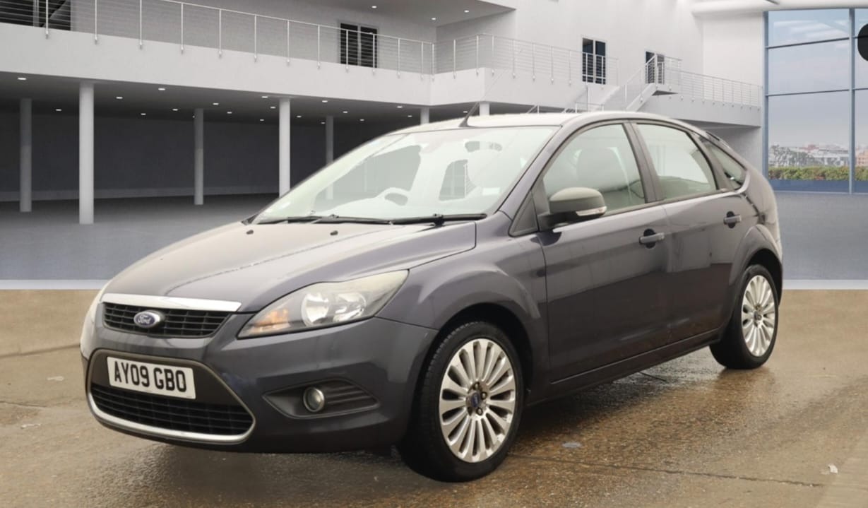 Used Ford Focus 2009 for sale - 76411966: Photo 2