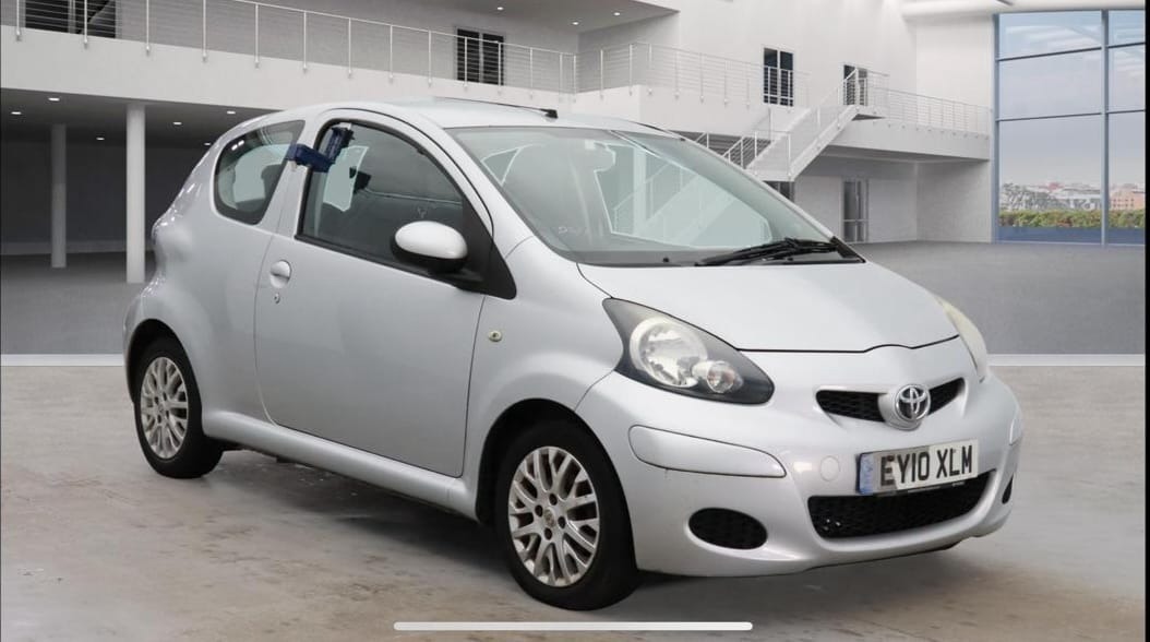 Used Toyota AYGO 2010 for sale - 76410752: Photo 2