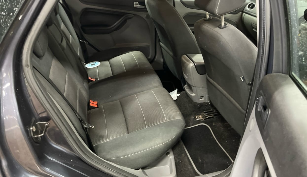 Used Ford Focus 2009 for sale - 76141071: Photo 9