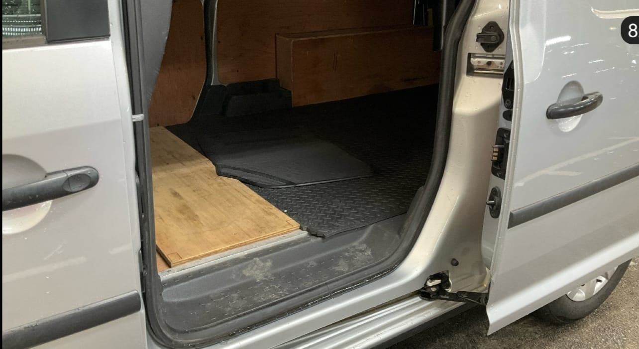 Used Volkswagen Caddy Maxi 2012 for sale - 77675632: Photo 11