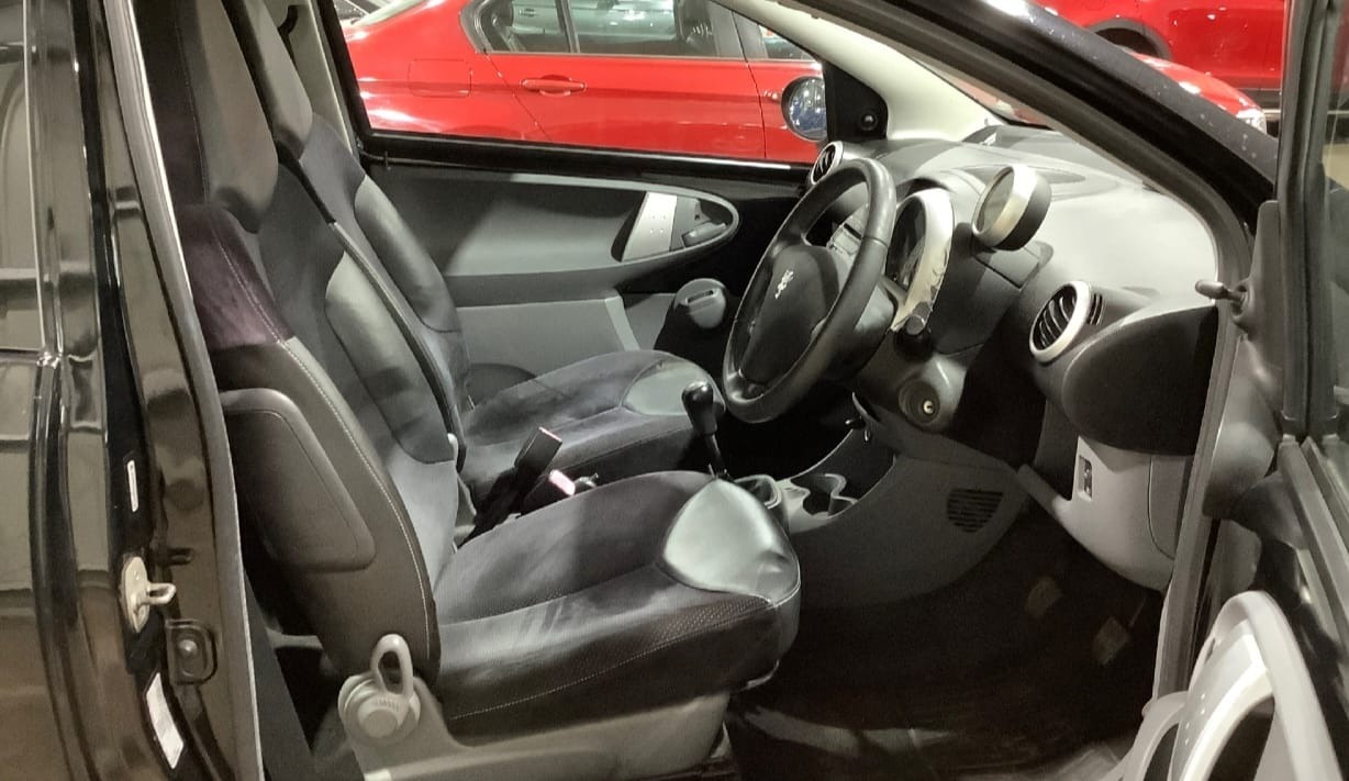 Used Peugeot 107 2011 for sale - 77400097: Photo 7