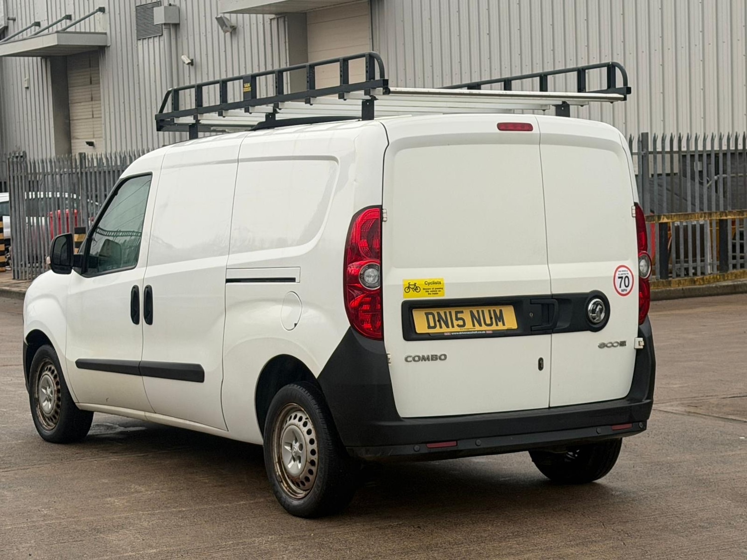 Used Vauxhall Combo 2015 for sale - 77319963: Photo 5