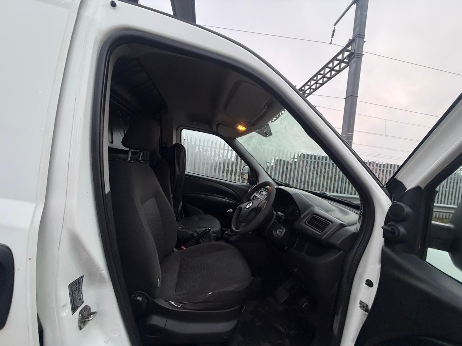 Used Vauxhall Combo 2015 for sale - 77319963: Photo 8