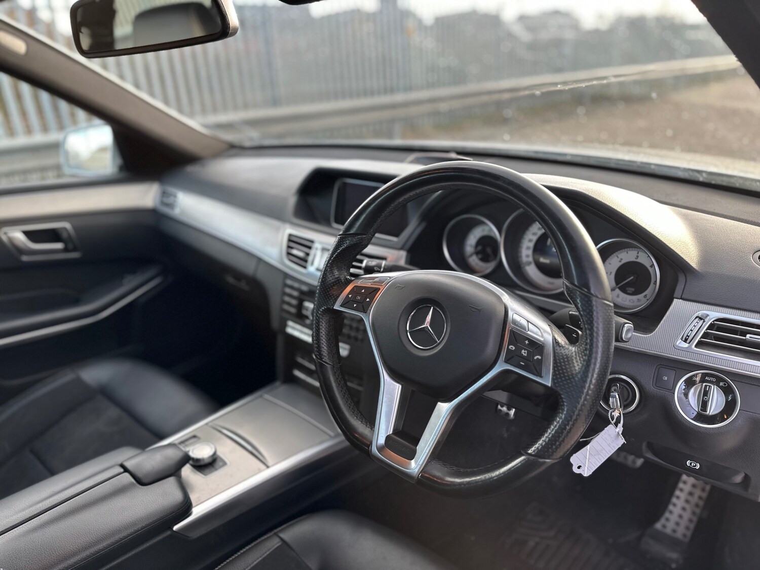 Used Mercedes-Benz E Class 2014 for sale - 77584891: Photo 15