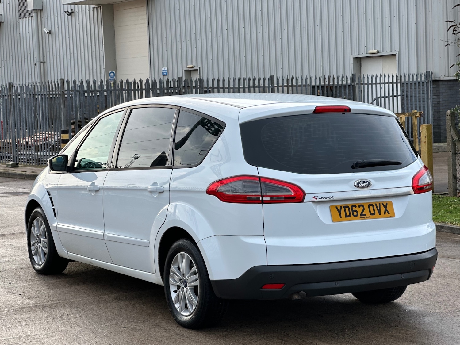 Used Ford S-Max 2012 for sale - 77532364: Photo 4