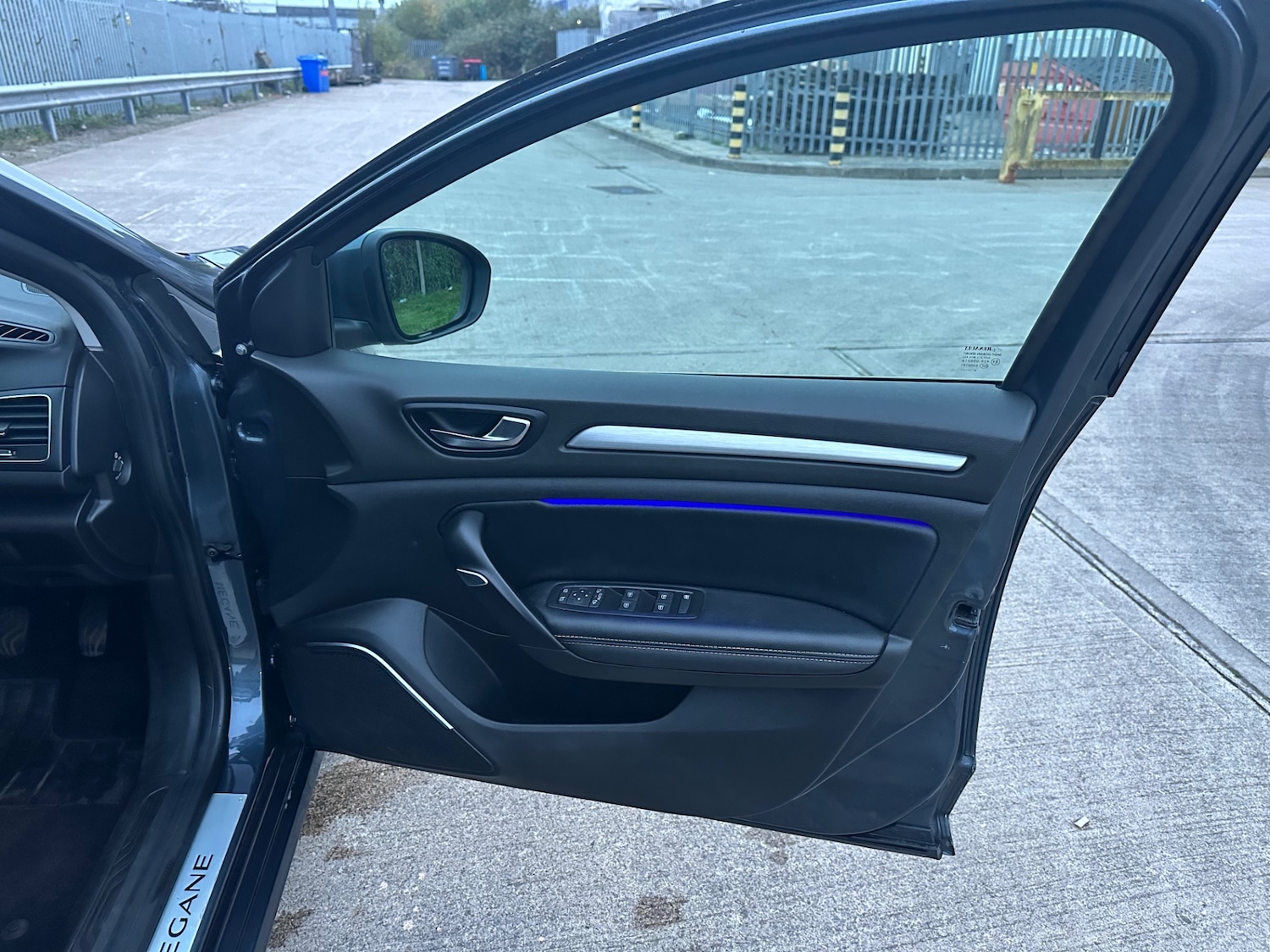 Used Renault Megane 2017 for sale - 76585620: Photo 11