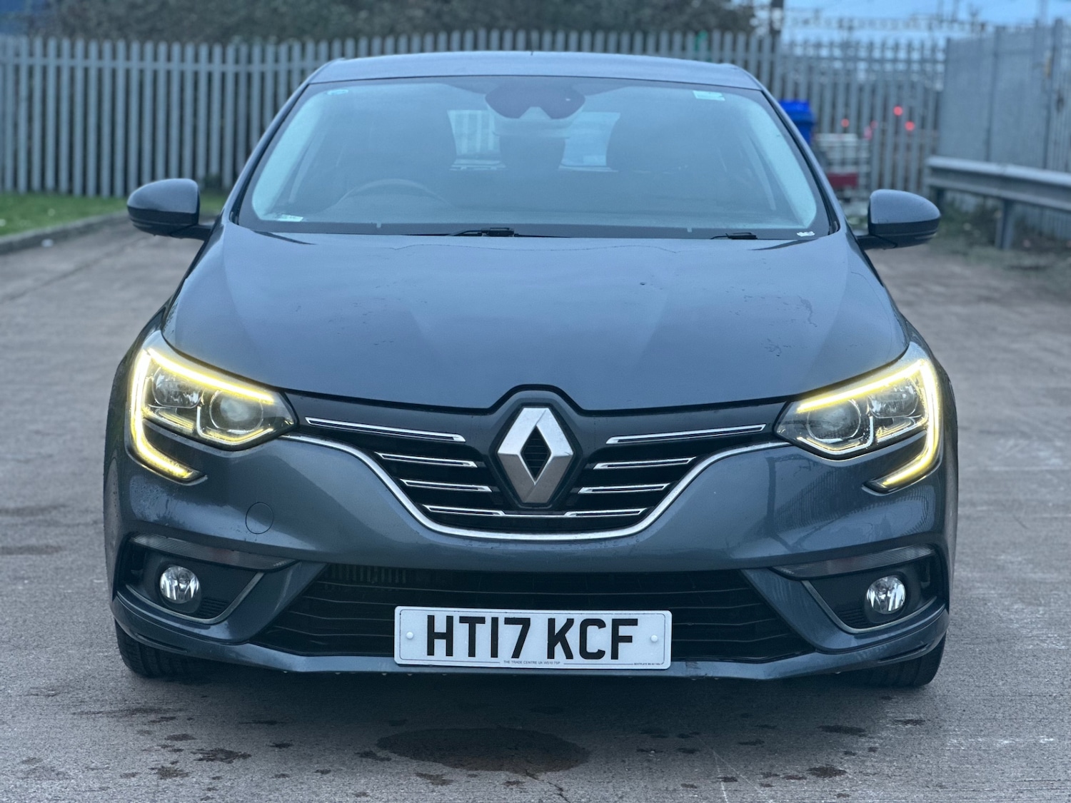 Used Renault Megane 2017 for sale - 76585620: Photo 2