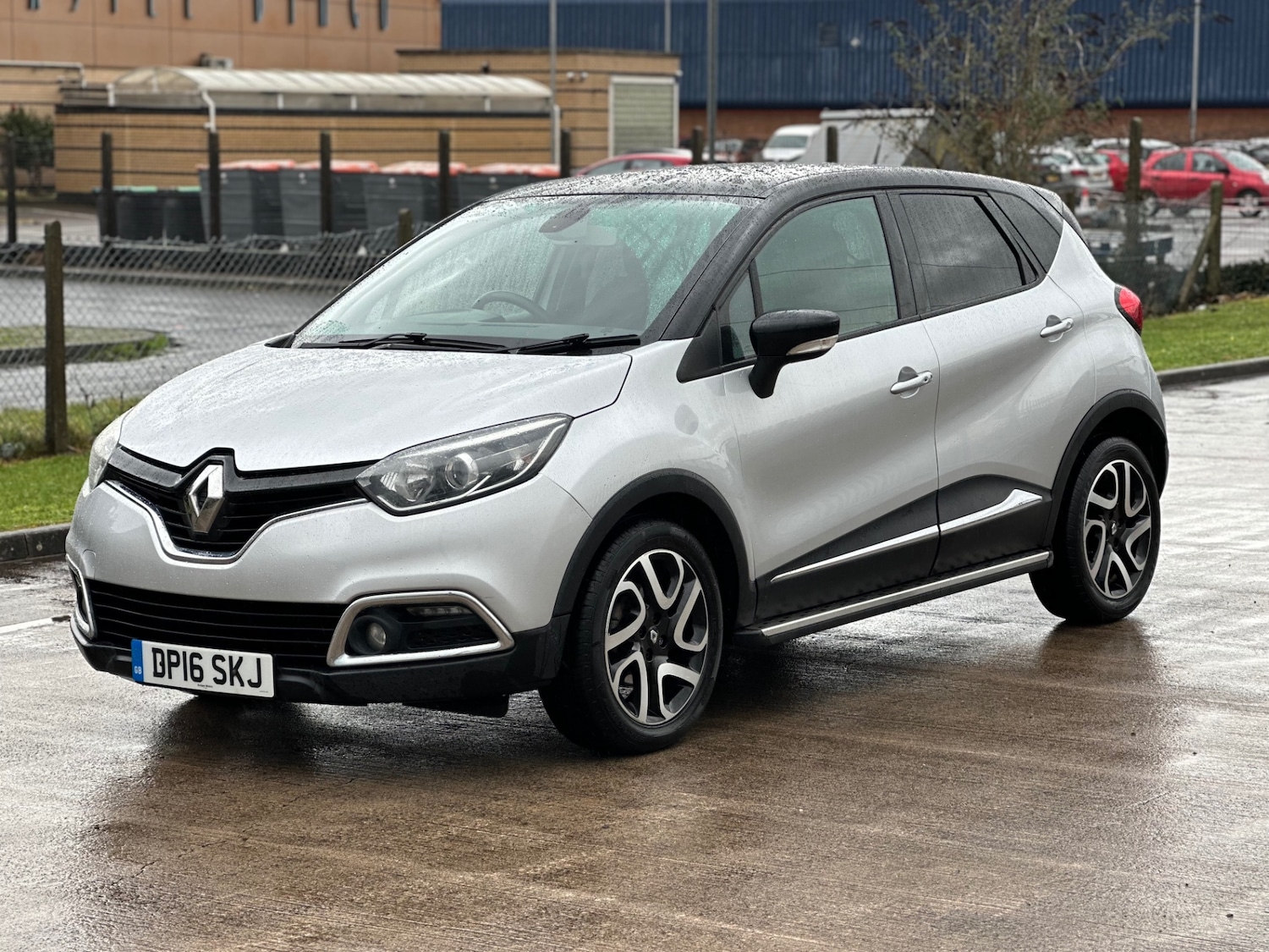 Used Renault Captur 2016 for sale - 77482215: Photo 4