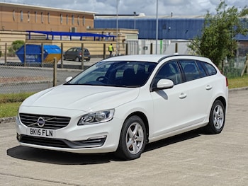 Used Volvo V60 2015 for sale - 78808135: Photo