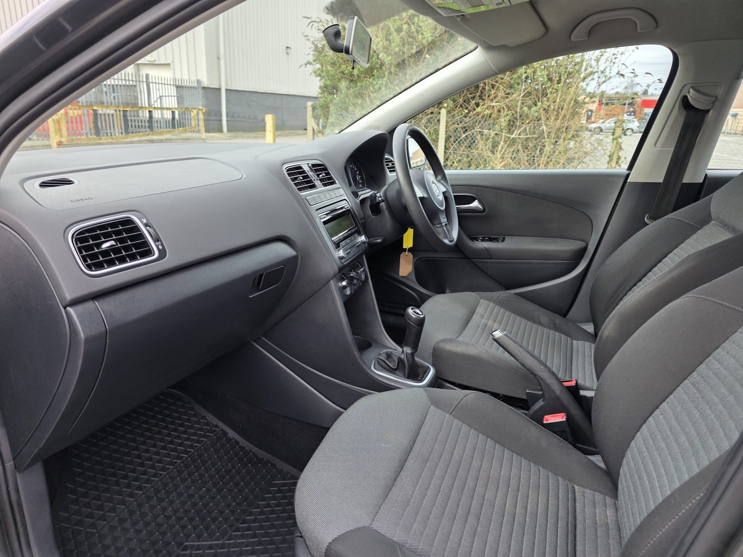 Used Volkswagen Polo 2011 for sale - 77792997: Photo 24