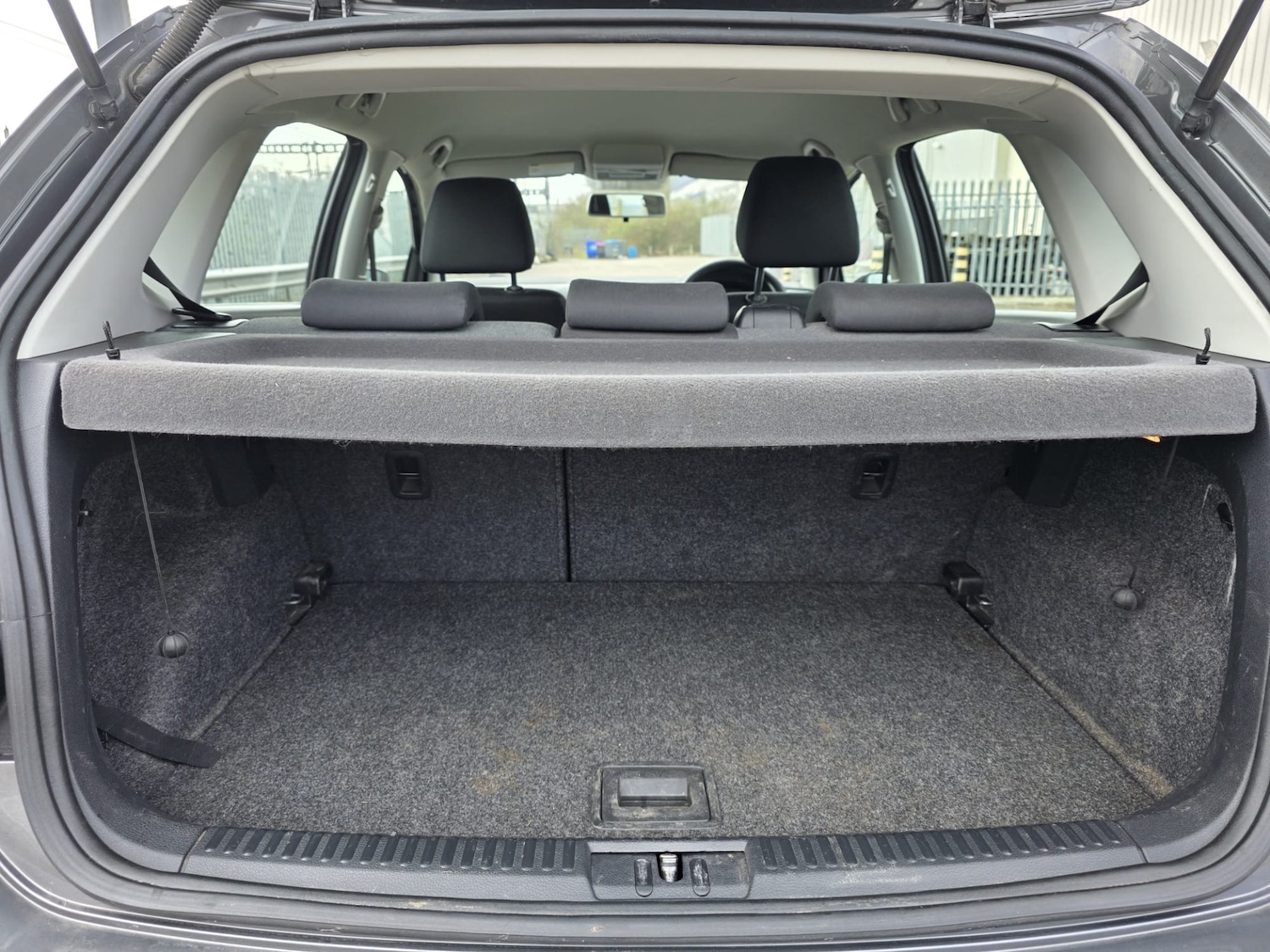 Used Volkswagen Polo 2011 for sale - 77792997: Photo 25