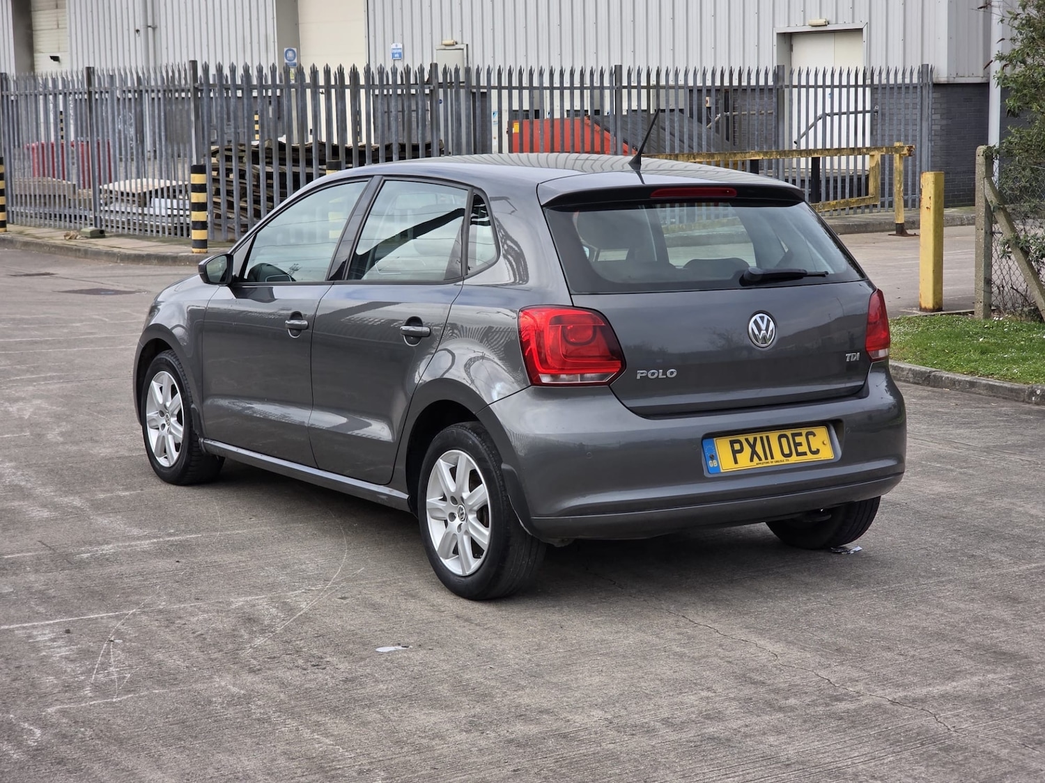 Used Volkswagen Polo 2011 for sale - 77792997: Photo 5