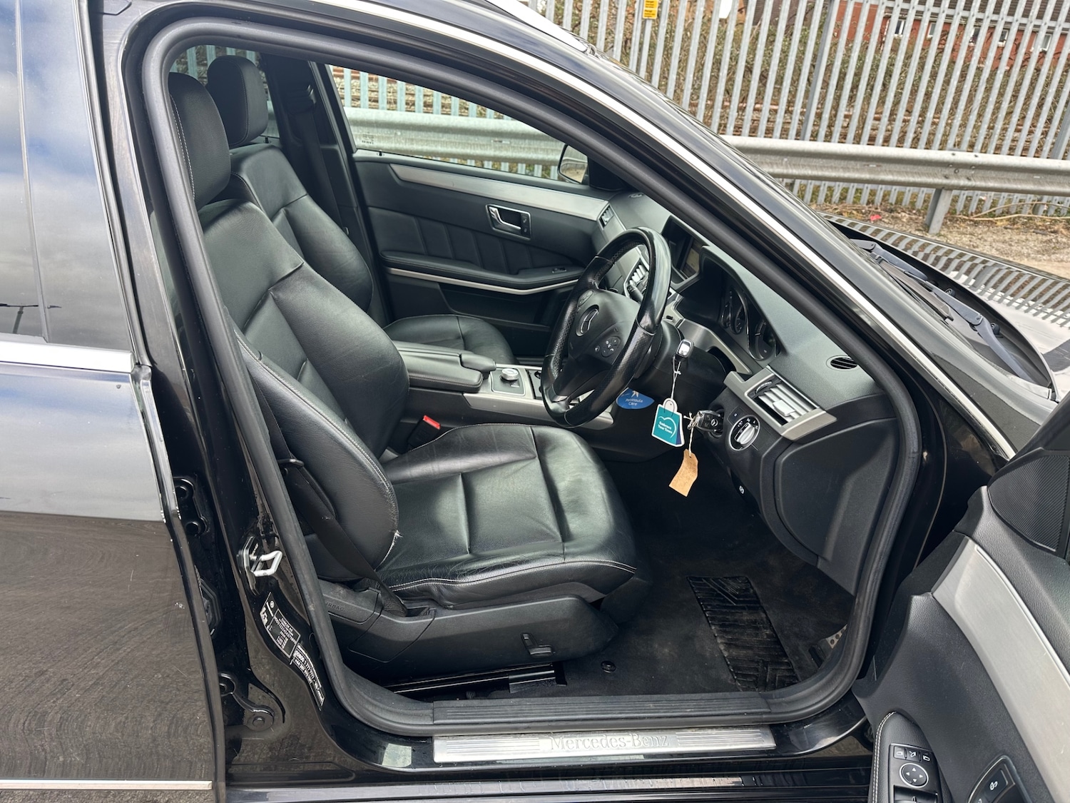 Used Mercedes-Benz E Class 2011 for sale - 77632597: Photo 12