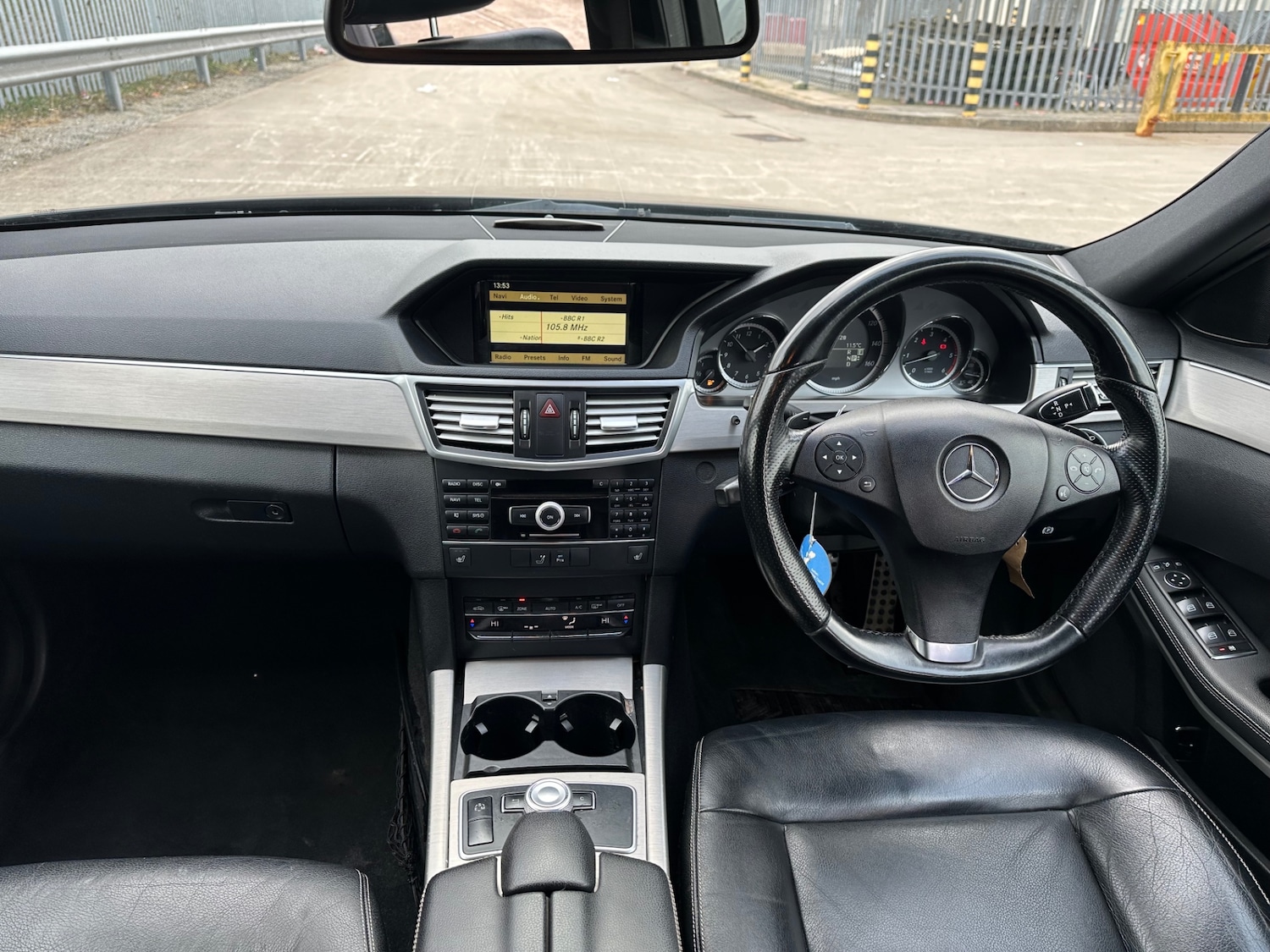 Used Mercedes-Benz E Class 2011 for sale - 77632597: Photo 9