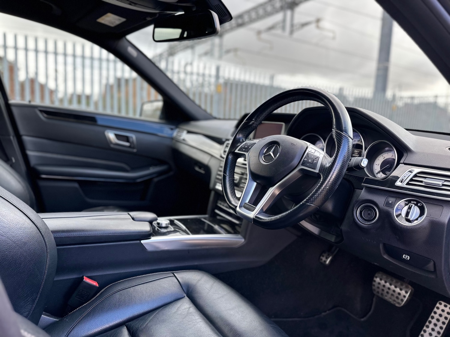 Used Mercedes-Benz E Class 2013 for sale - 77558702: Photo 11