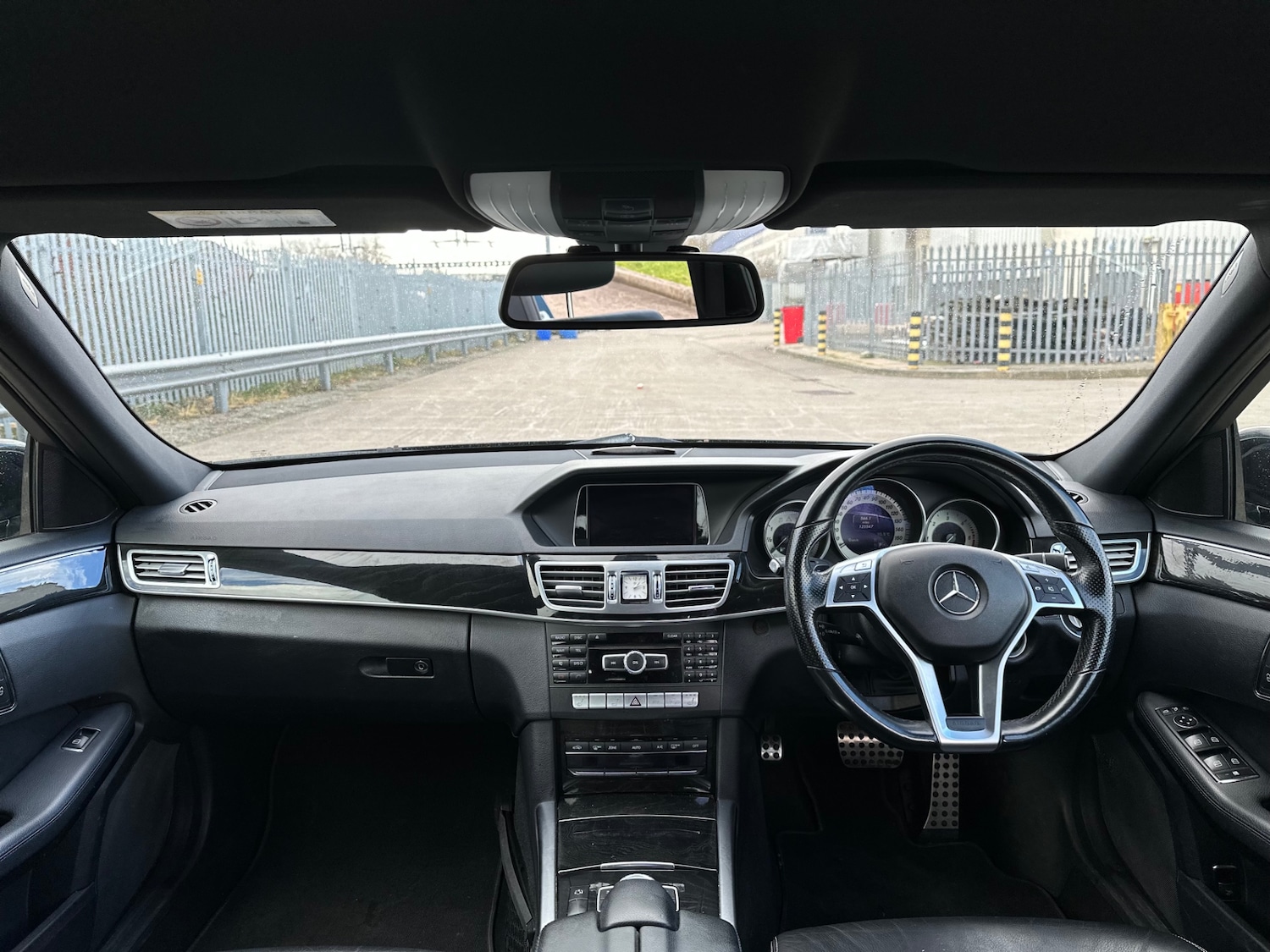 Used Mercedes-Benz E Class 2013 for sale - 77558702: Photo 16