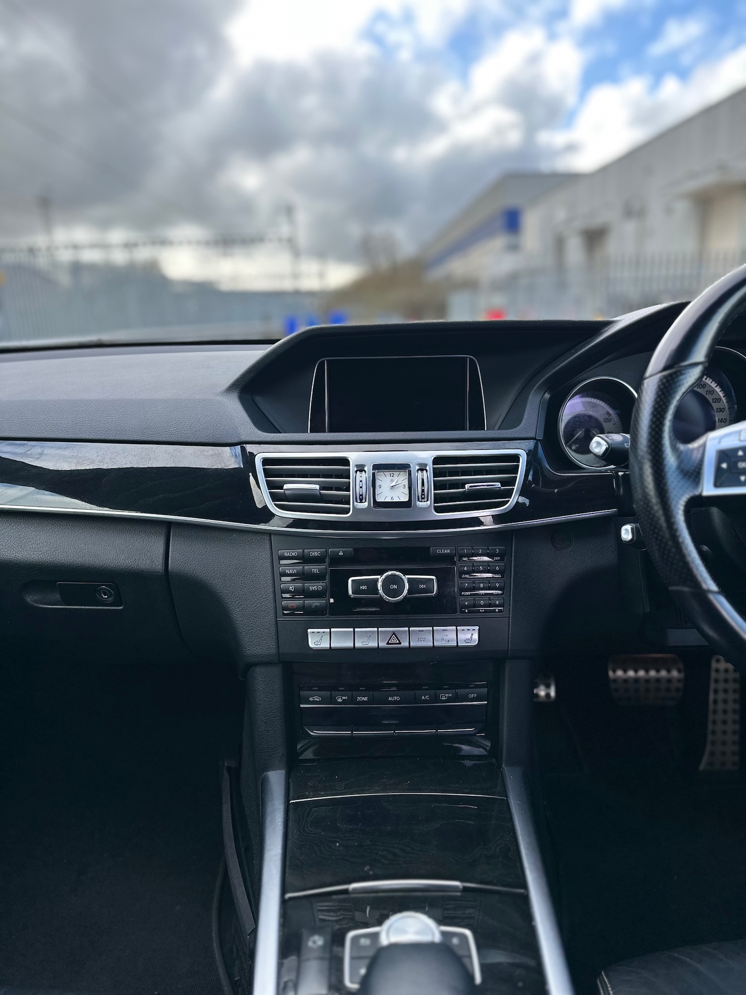 Used Mercedes-Benz E Class 2013 for sale - 77558702: Photo 17